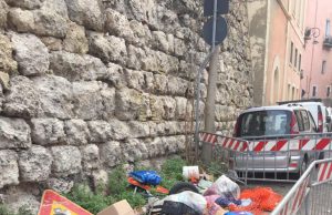 Rifiuti abbandonati in zona Castello a Cagliari – Mobilitati con noi!