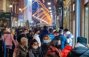 Natale e Capodanno, ecco le risposte ai dubbi su visite e spostamenti