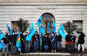 Sassari, presidio dipendenti mense ospedali: “Siamo senza lavoro e senza stipendio”