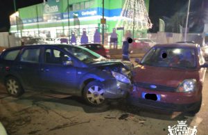 Scontro tra auto a Pirri: due feriti