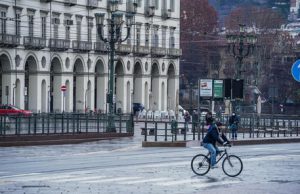 Le misure fino al 15 gennaio. Da lunedì tornano le ‘zone’