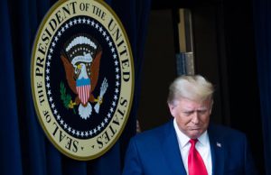 “Non condivido il risultato delle elezioni”, Trump garantisce: “Continueremo la nostra lotta” Trump