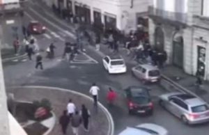 Maxi rissa con cento giovani, denunciato diciottenne