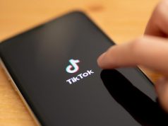 Pakistan: 17enne muore sotto un treno per un video su TikTok