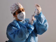 Covid, ritardi Pfizer e Astrazeneca: Italia rischia di scendere a 3.4 milioni di dosi vaccino