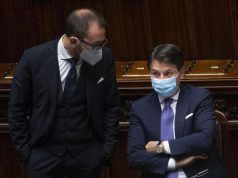 Allarme Senato, pressing su Conte-ter e apertura a Iv Conte