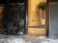 Incendiato portone Istituto Superiore Sanità a Roma