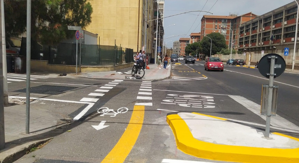 Cagliari, riqualificate le piste ciclabili in via Is Mirrionis ...
